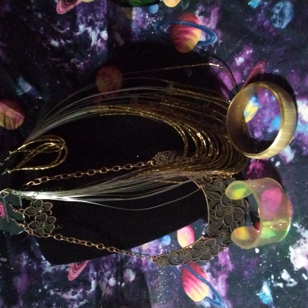 2 Paparazzi Jewelry Sets